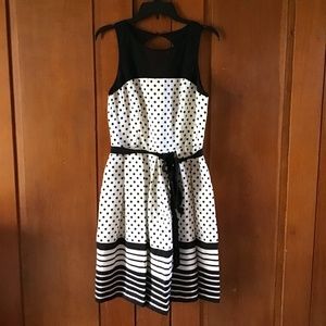 Sleeveless Dress Size 10 Sheer Top B&W